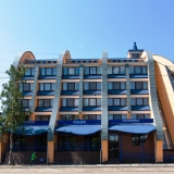 Фото фасада гостиницы Аврора